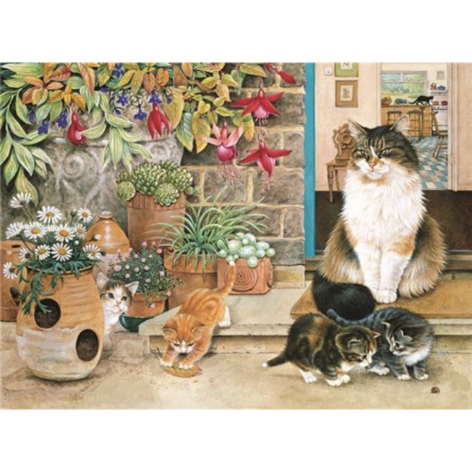 Agneatha and her kittens on the doorstep Greetings Card, Lesley Anne Ivory