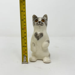 Winstanley Grey & White Cat with Heart - Size 1