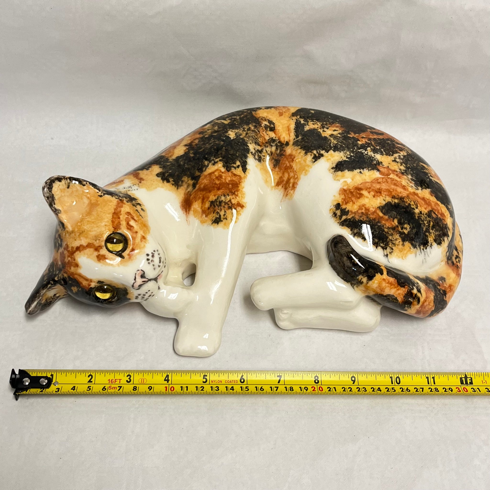 Winstanley Tortie & White Lying Cat - Size 5