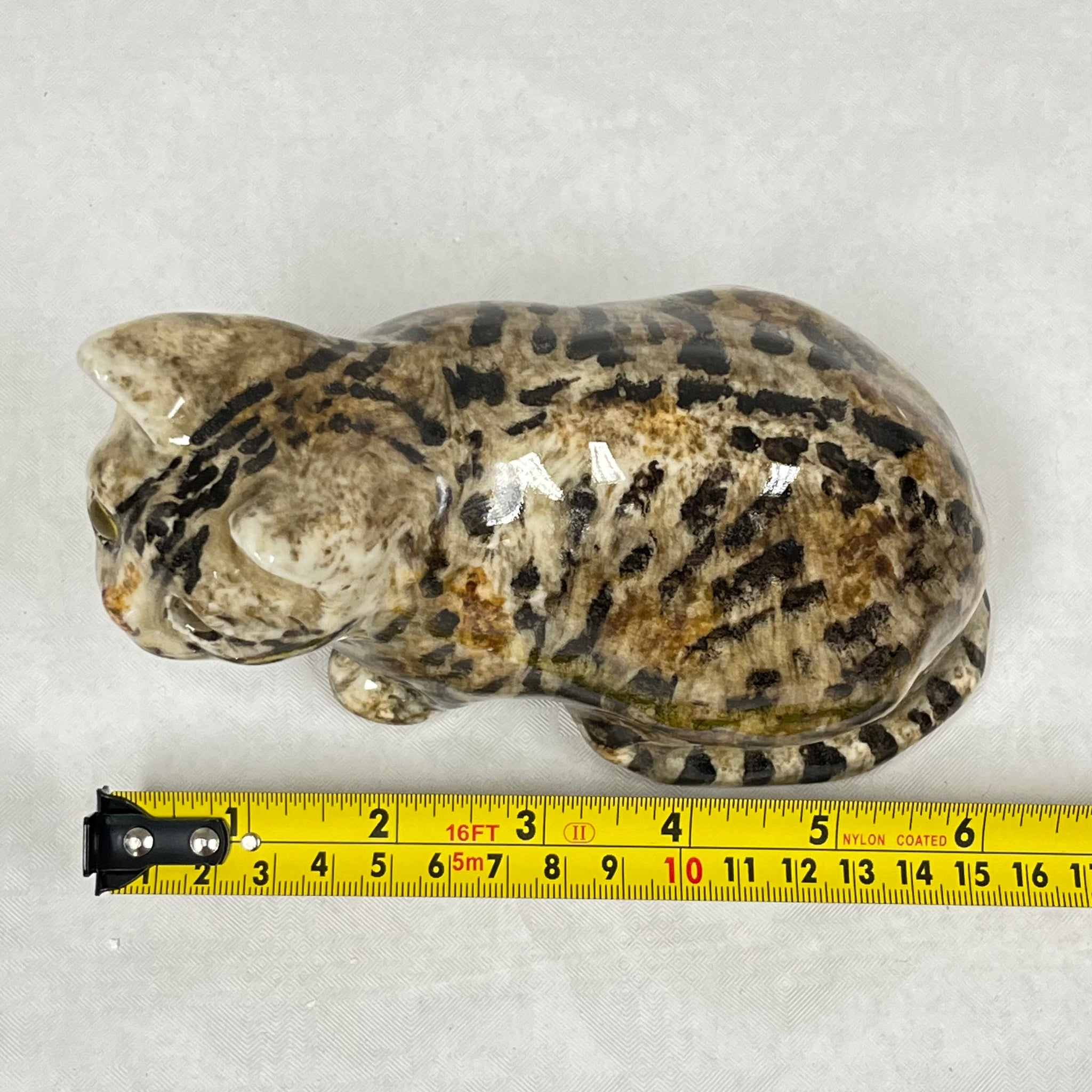 Winstanley Tabby & White Cat Crouching - Size 2
