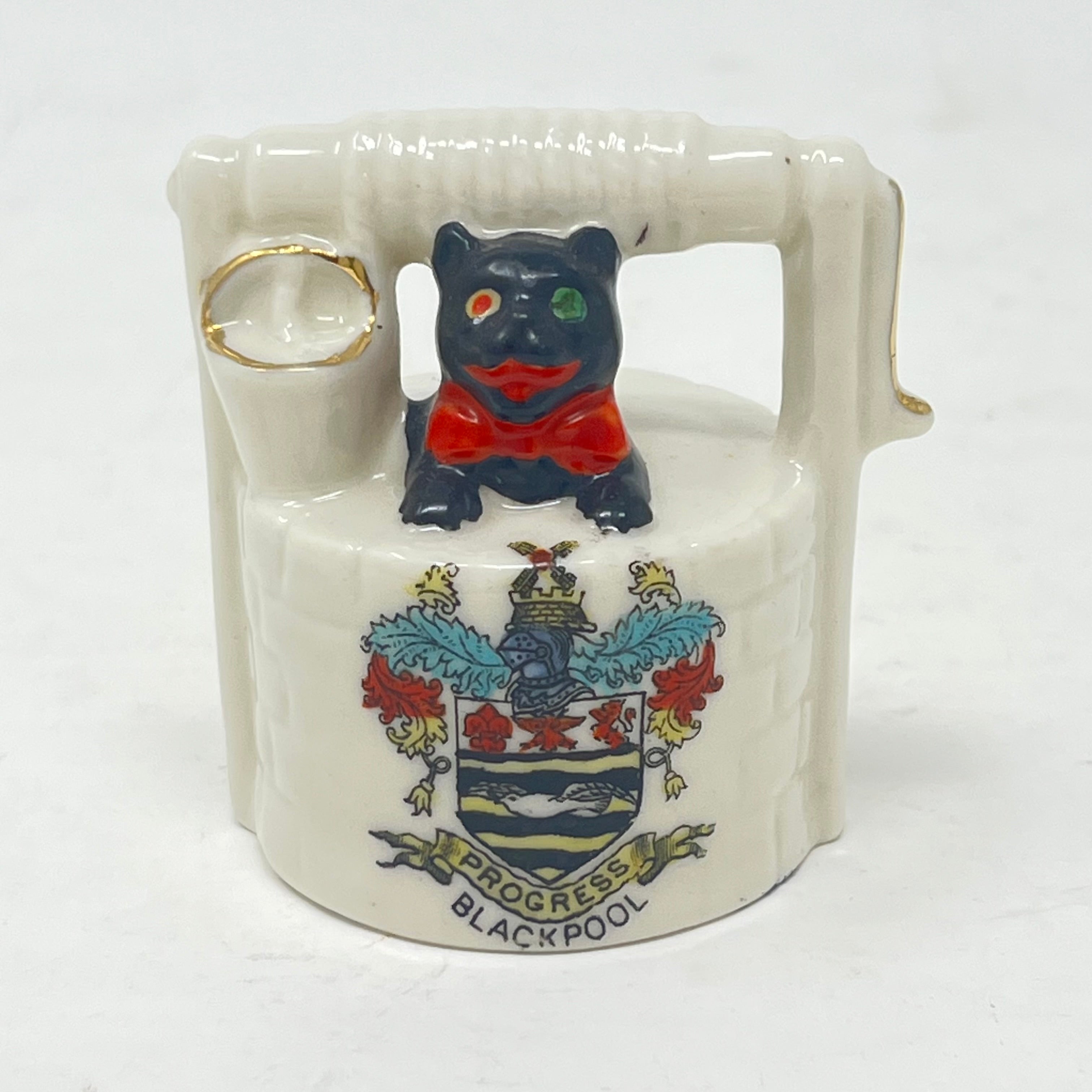Vintage Arcadian Crested China Lucky Black Cat in Wishing Well - Blackpool Crest - Reg No 709613