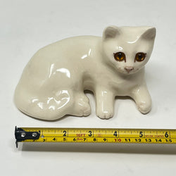 Winstanley White Cat Lying - Size 2