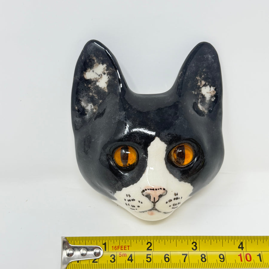 Winstanley Black & White Wall Plaque Cat Face Size 2