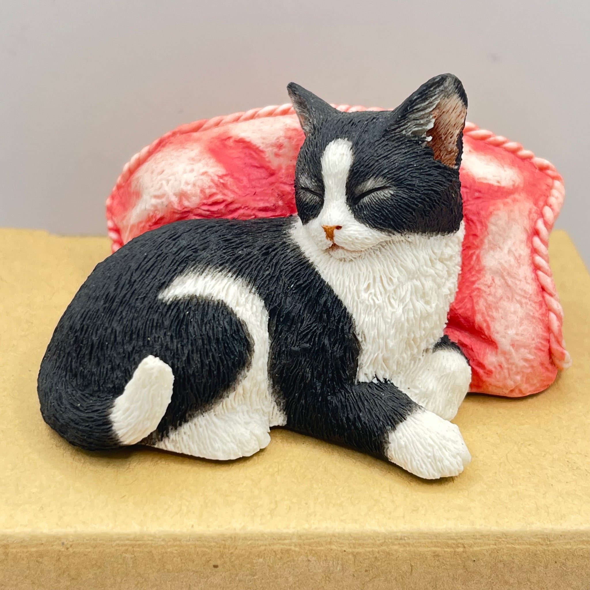 Vintage Sherratt & Simpson Black & White Kitten and Cushion (Boxed)