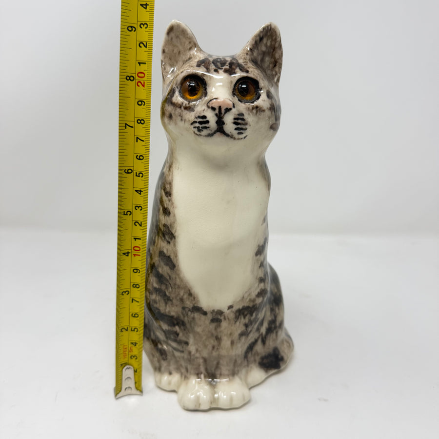 Winstanley Tabby & White - Size 3