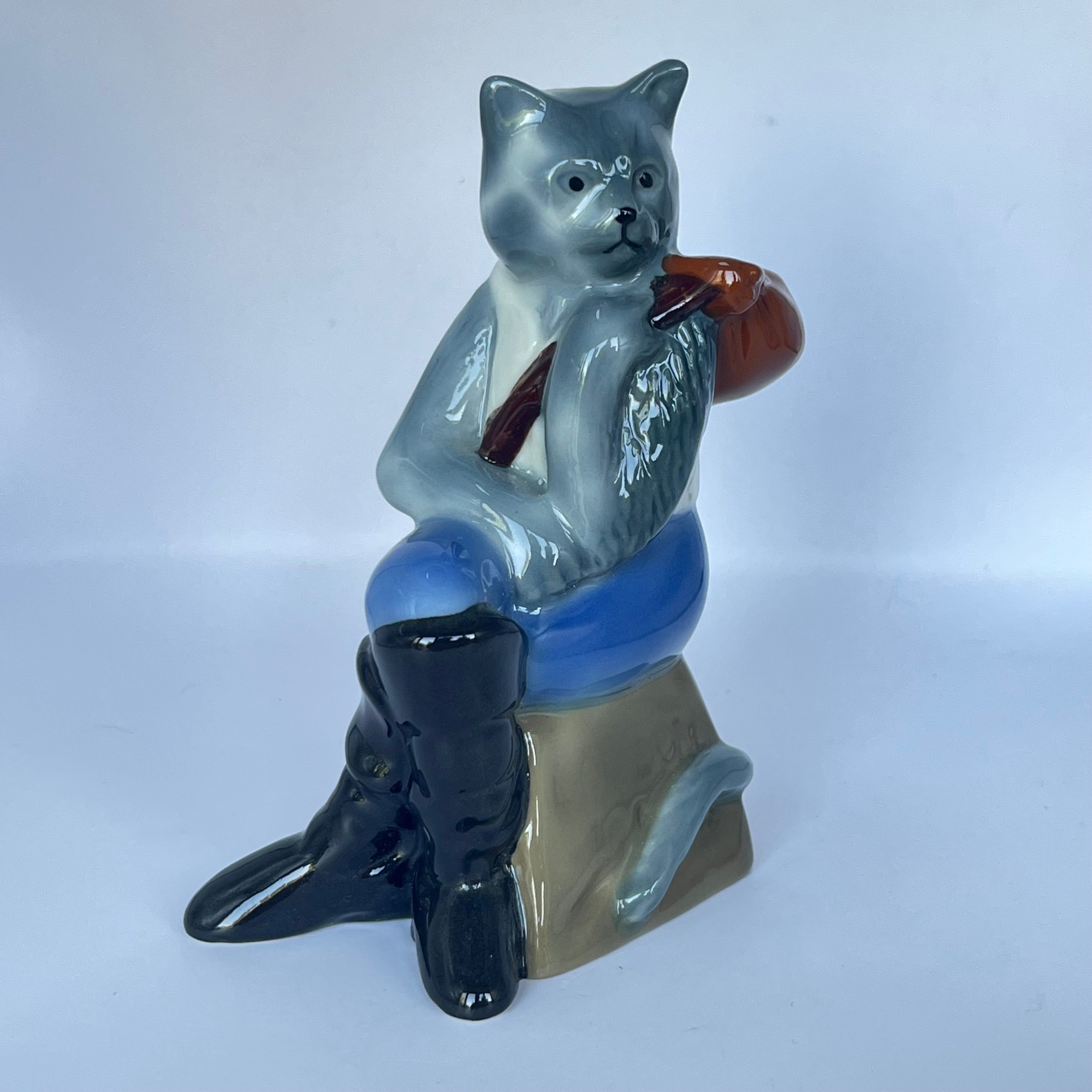 Vintage Wade Puss in Boots 1997 Collector's Club Edition