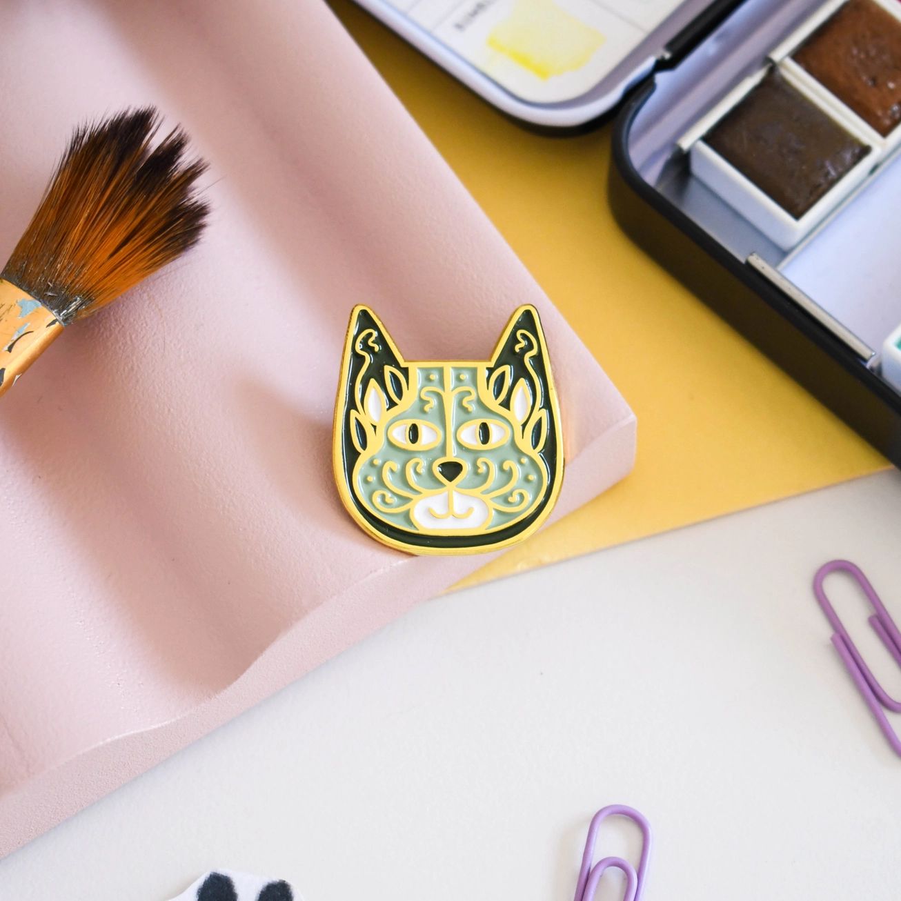 Cart Nouveau Artist Pin