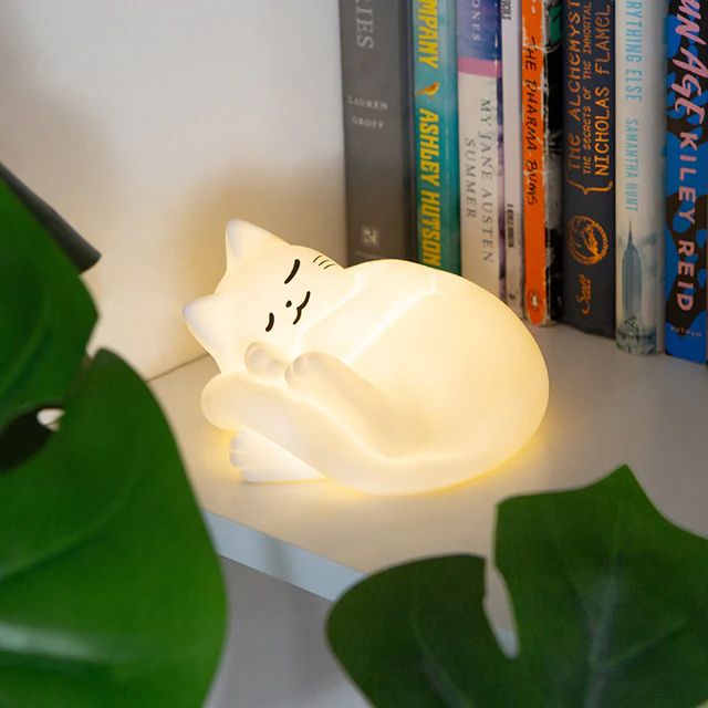 Cozy Cat Porcelain Lamp