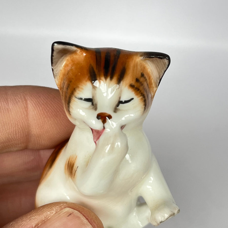 Vintage Royal Doulton Character Kitten HN2583