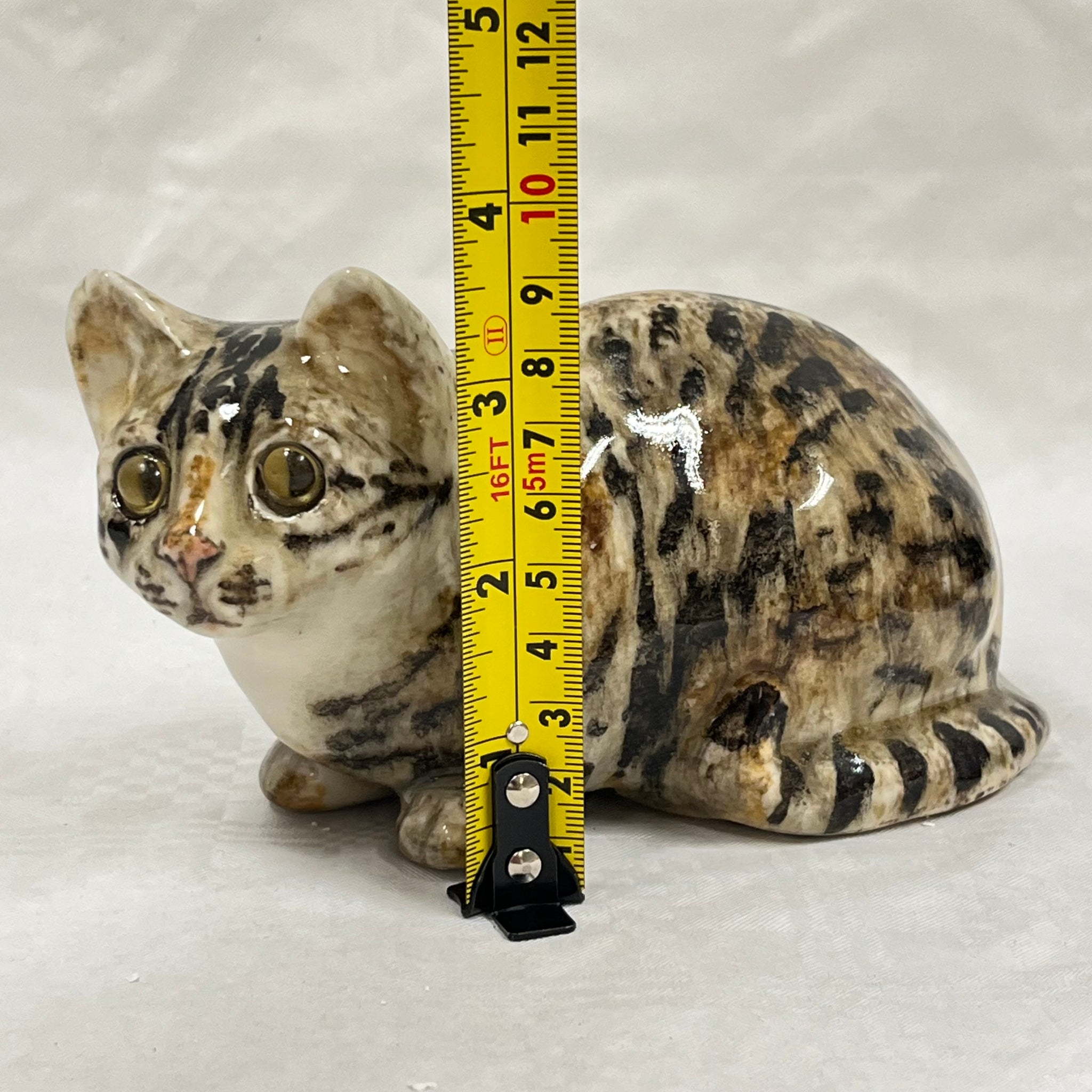 Winstanley Tabby & White Cat Crouching - Size 2