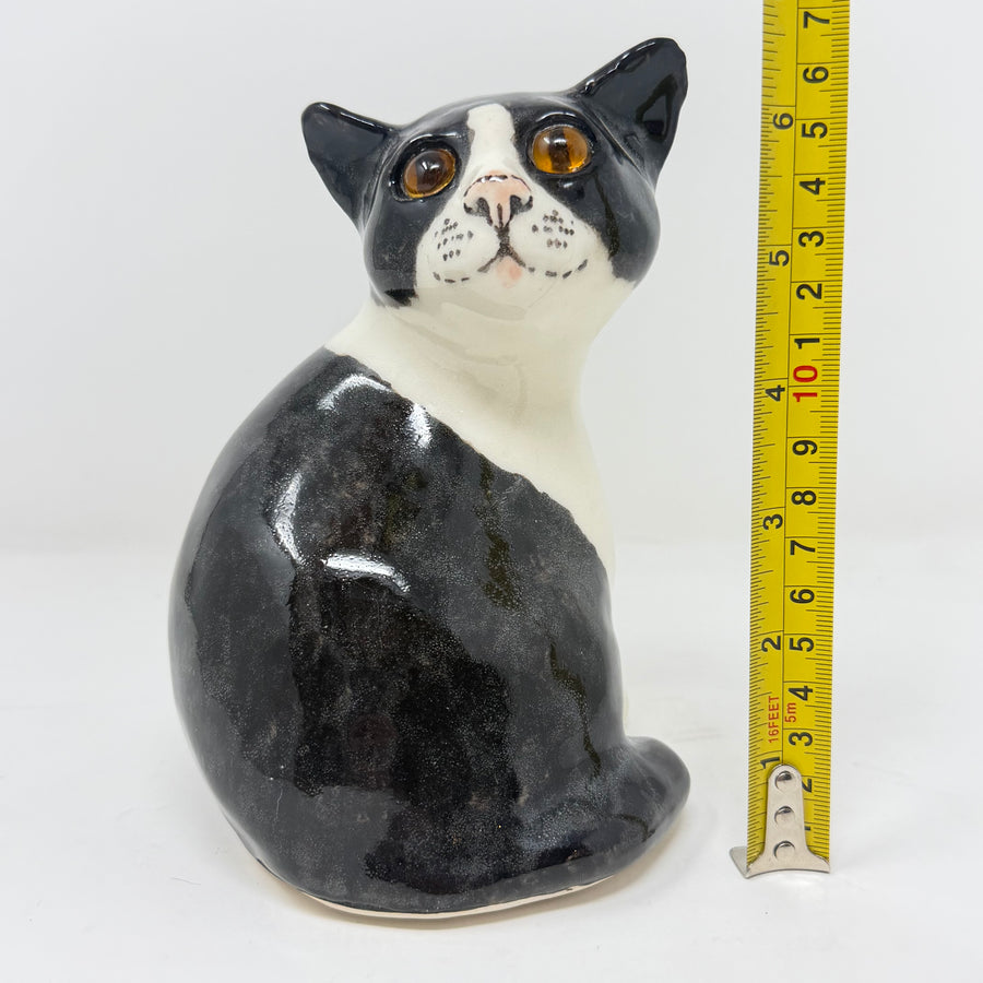 Winstanley Black & White Cat Sitting Up Size 2