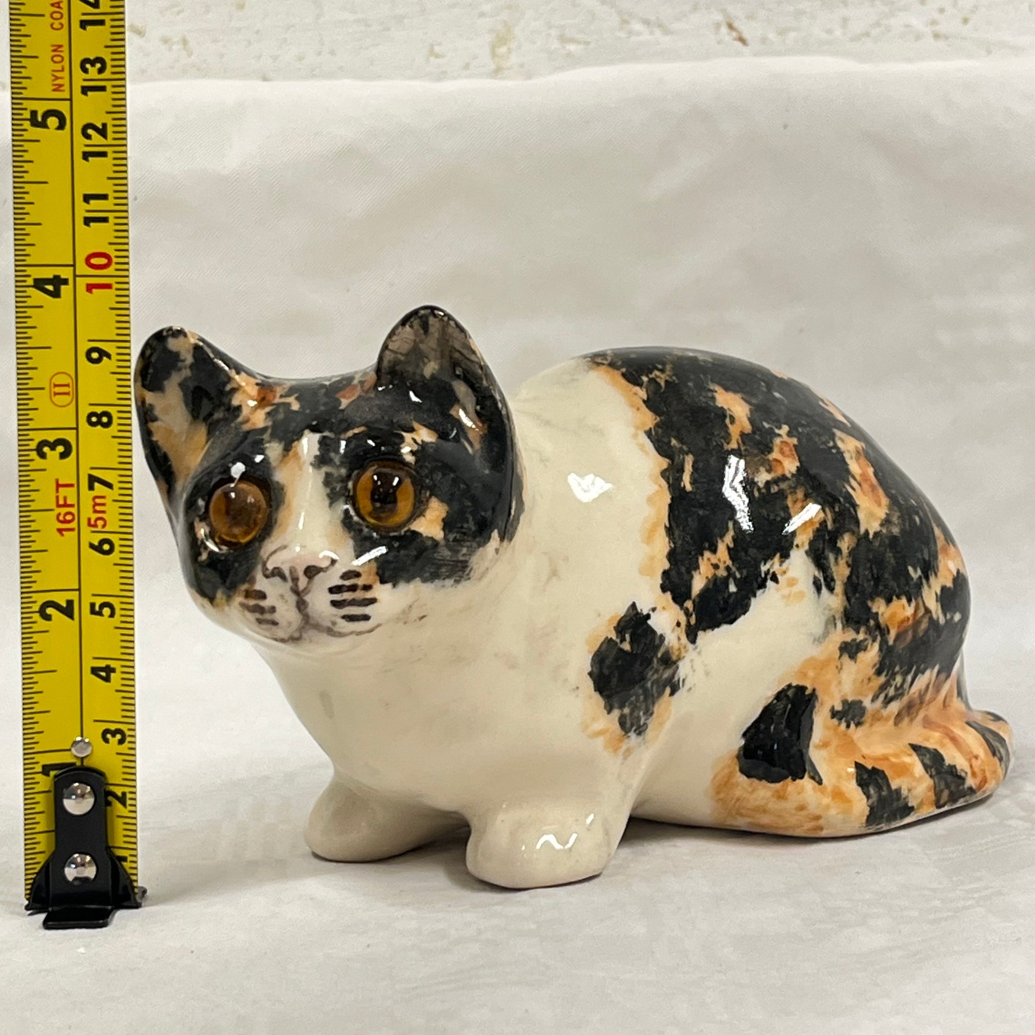 Winstanley Tortie & White Cat Crouching - Size 2