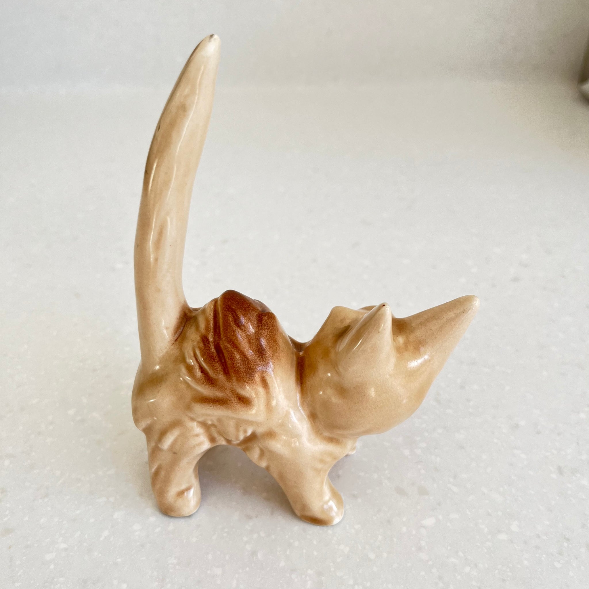 Vintage Sylvac Scaredy Cat Beige Model 1046