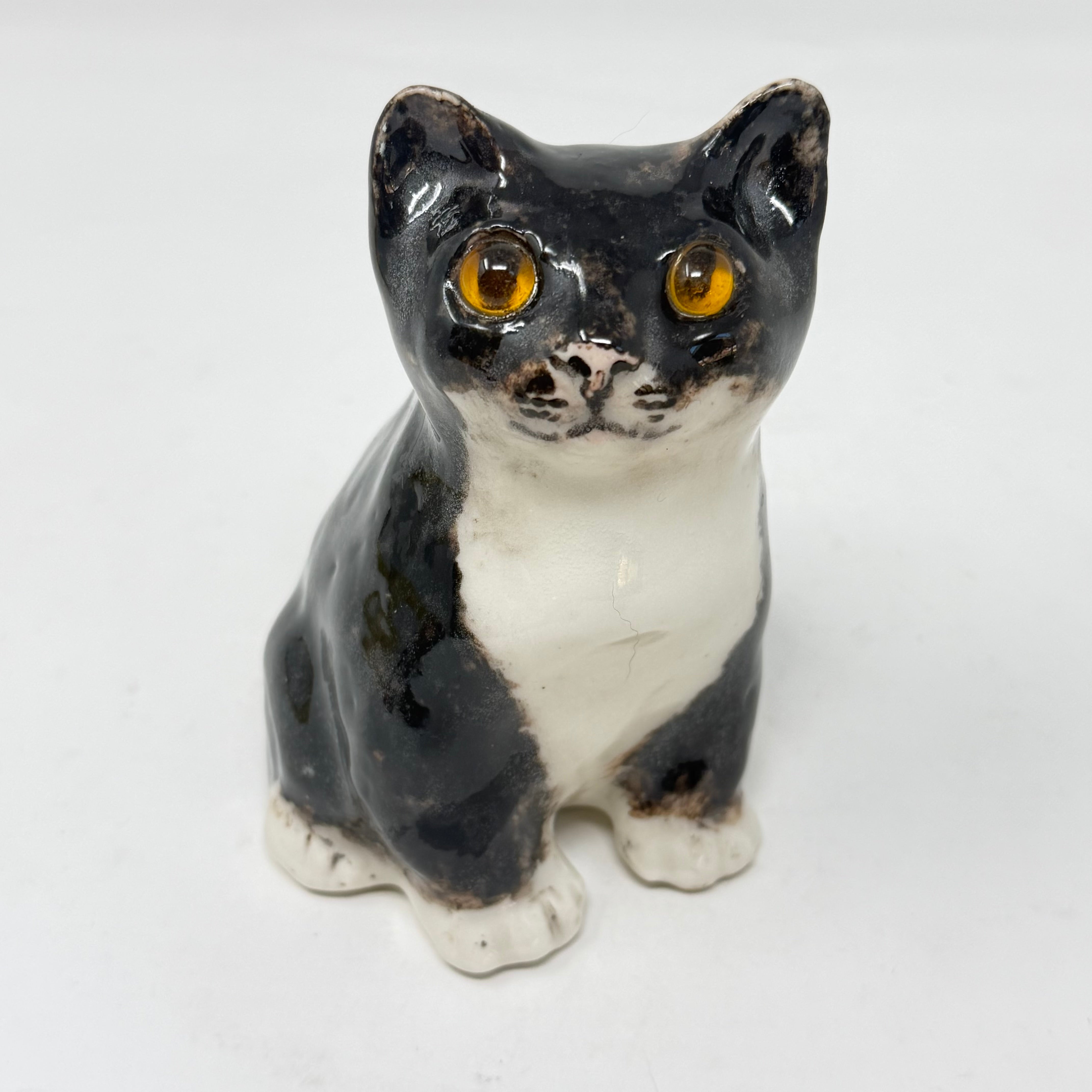 Winstanley Black & White Sitting Cat - Size 1