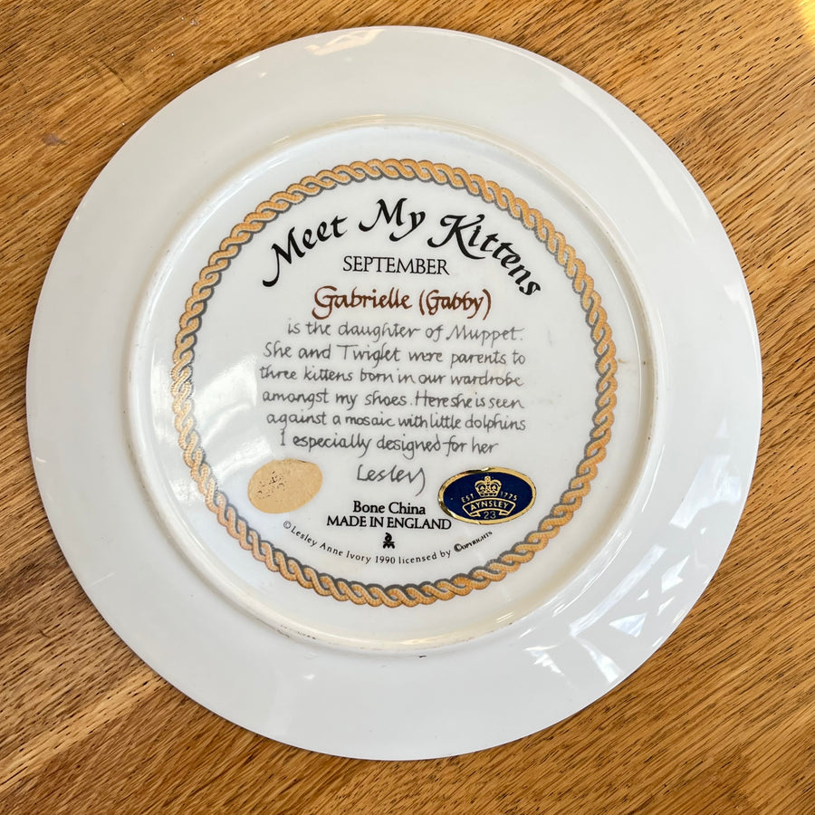 1539 Aynsley Plate, December Twiglet