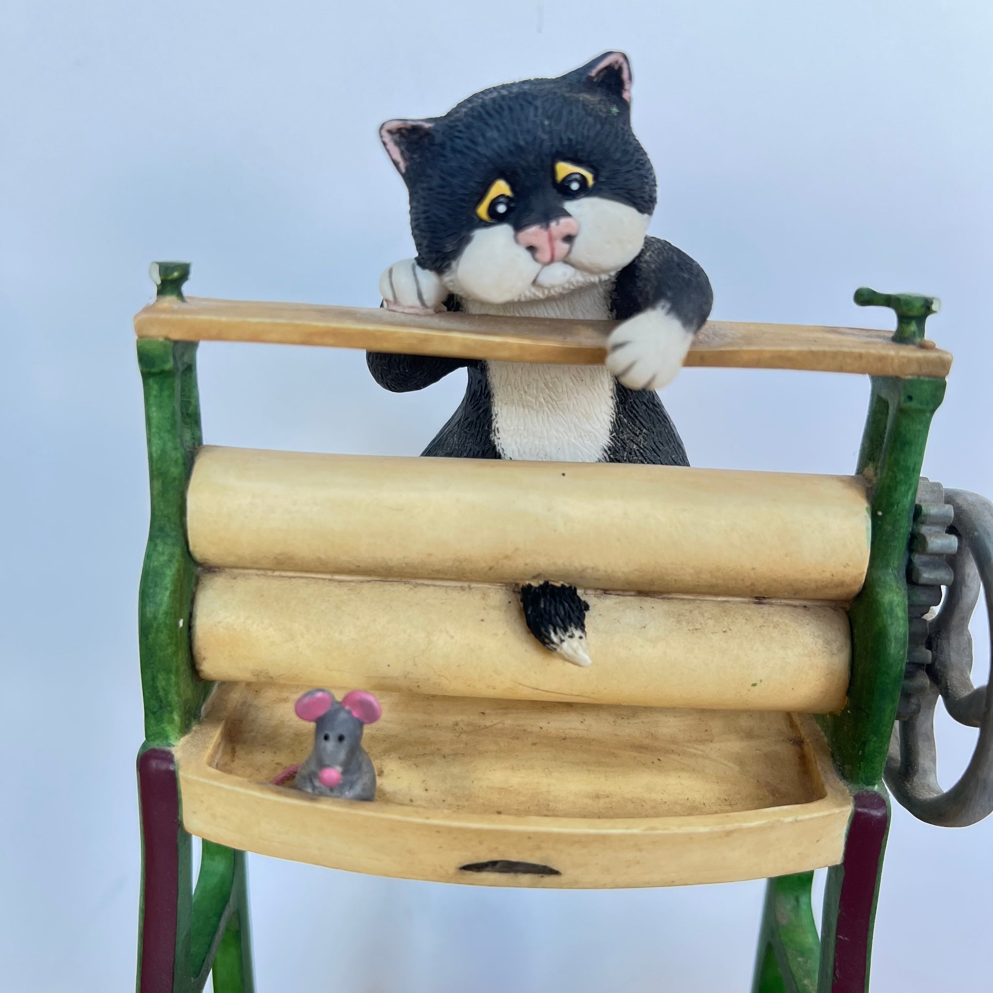 Vintage Laundry Day Comic & Curious Cats A7173
