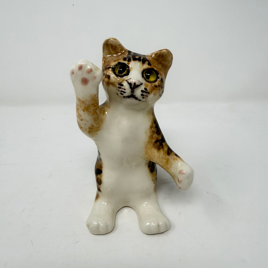 Winstanley Tabby Cat Paw Up Size 2