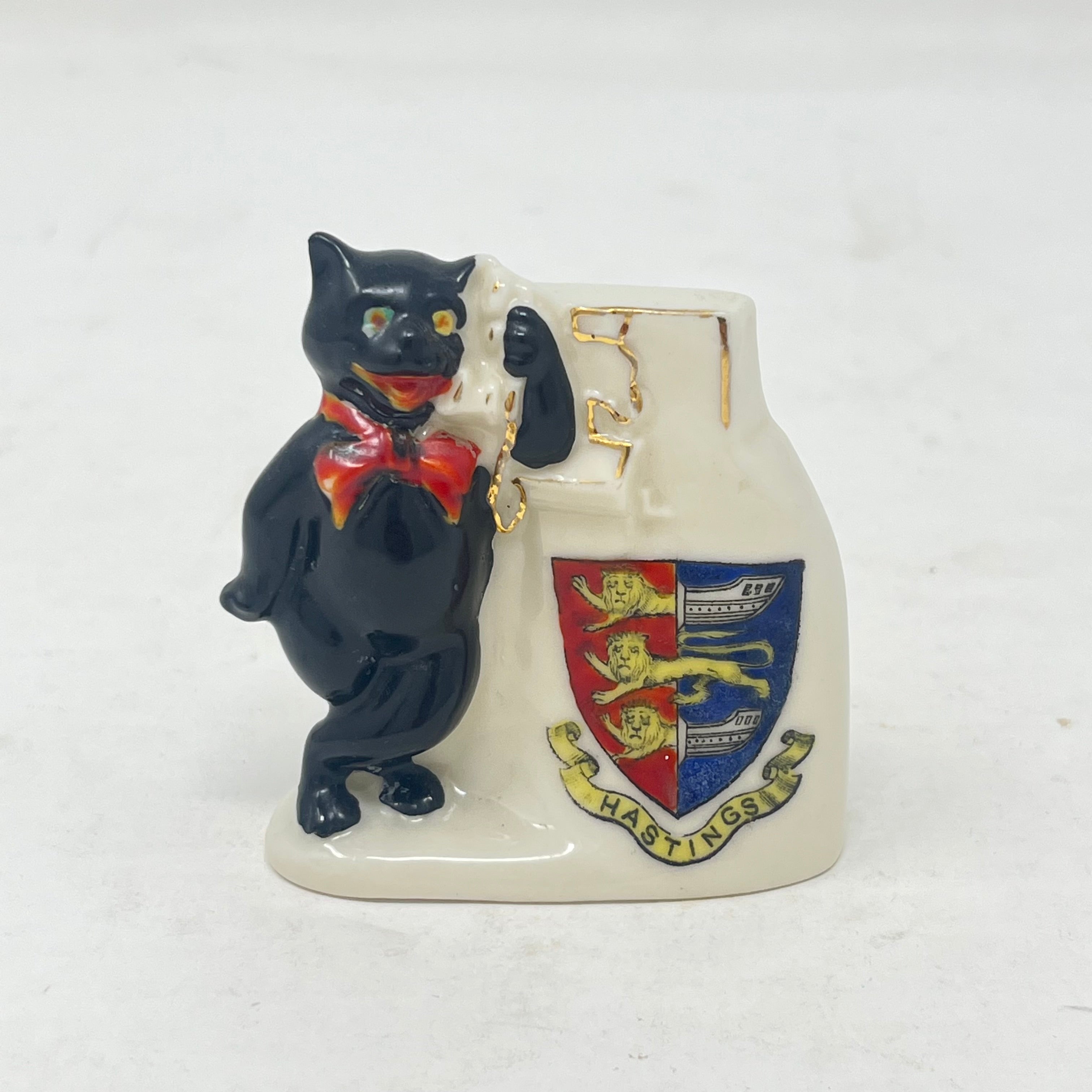 Rare Antique Arcadian Crested China Lucky Black Cat – Model #4 – Hastings Crest