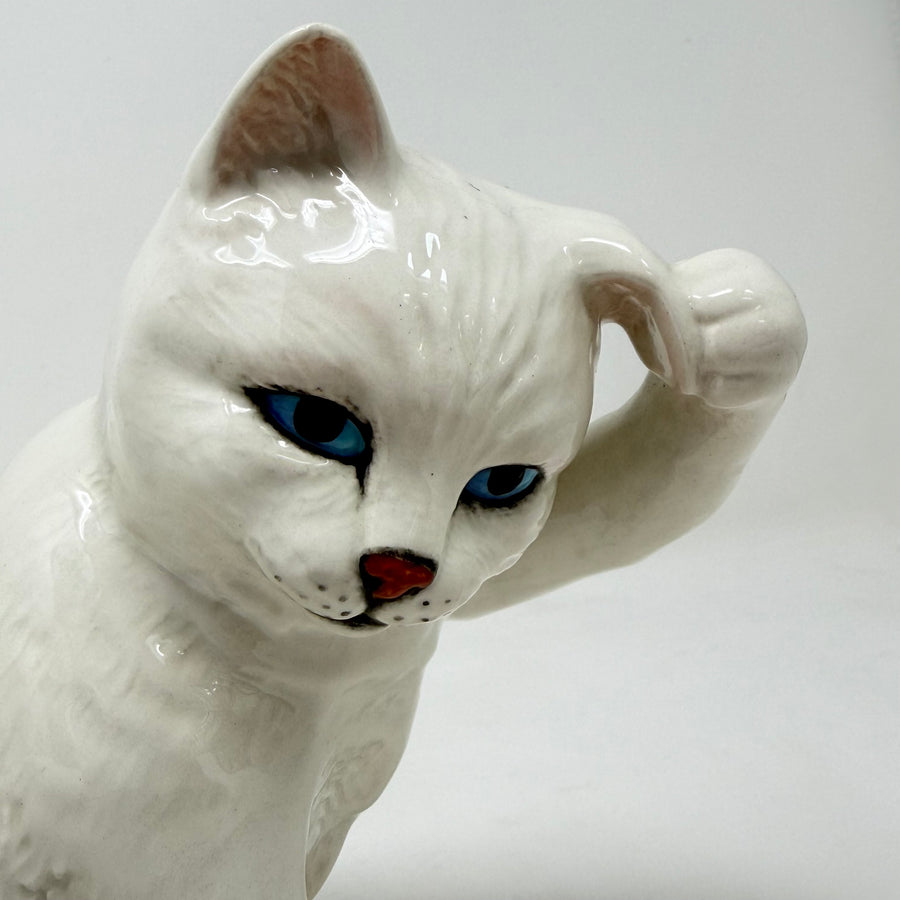 Vintage Beswick England White Persian Cat Seated Scratching Ear 1877