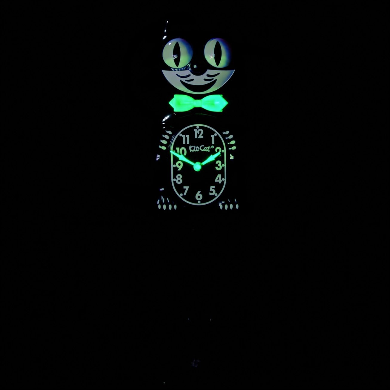 Classic Black Glow Kit Cat Klock