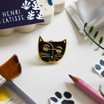 Henri Catisse Cat Artist Pin