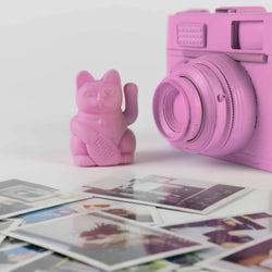 Maneki Neko Solar Cat by Donkey HOT PINK
