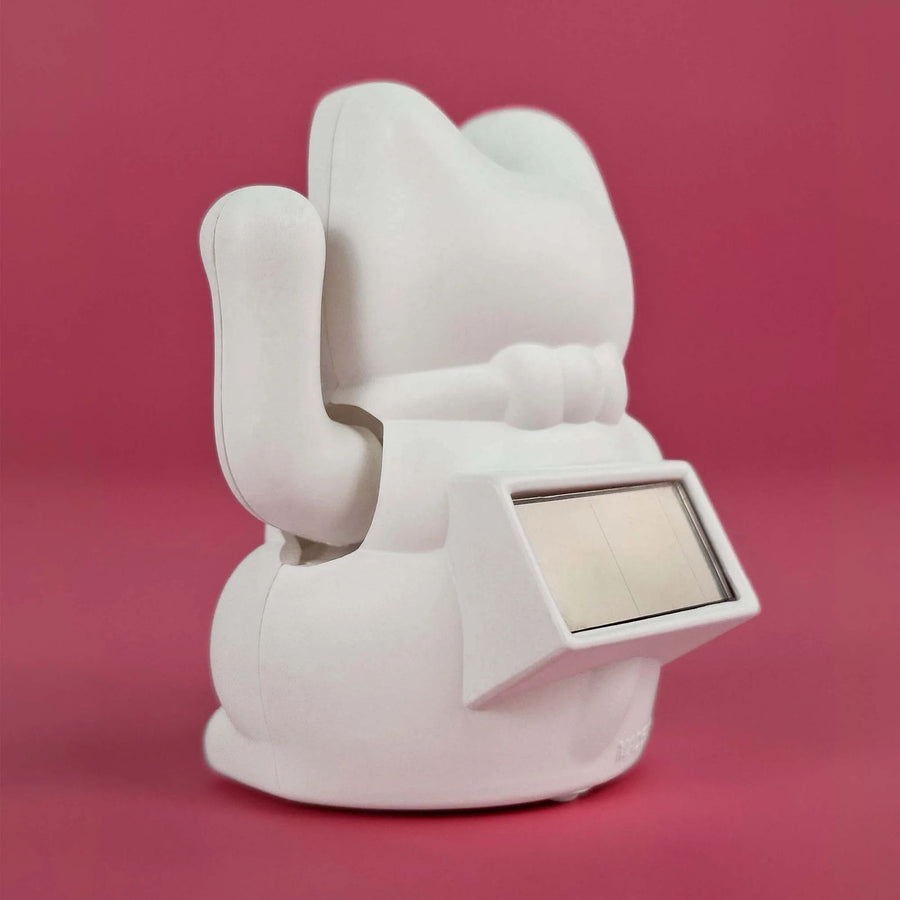 Maneki Neko Solar Cat by Donkey WHITE