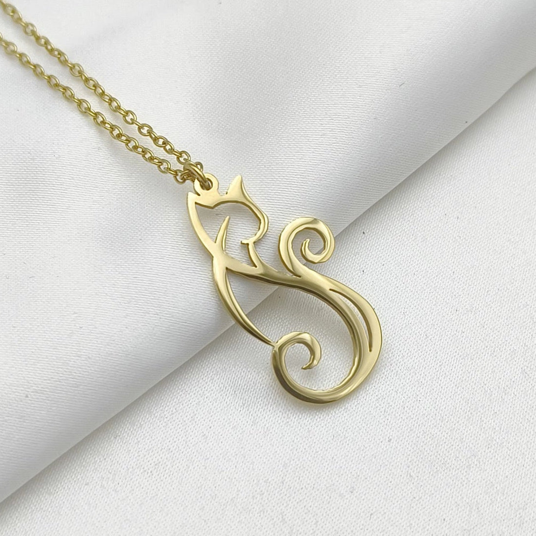 Stylised Cat Gold Pendant