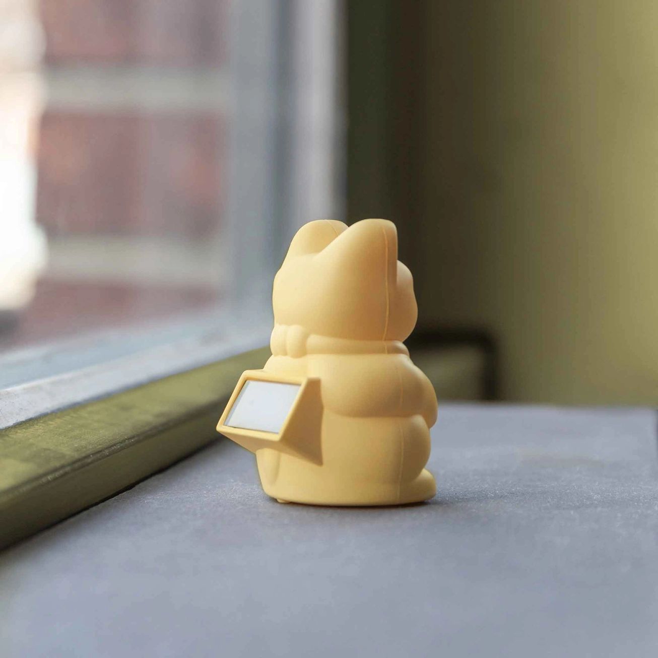 Maneki Neko Solar Cat by Donkey YELLOW