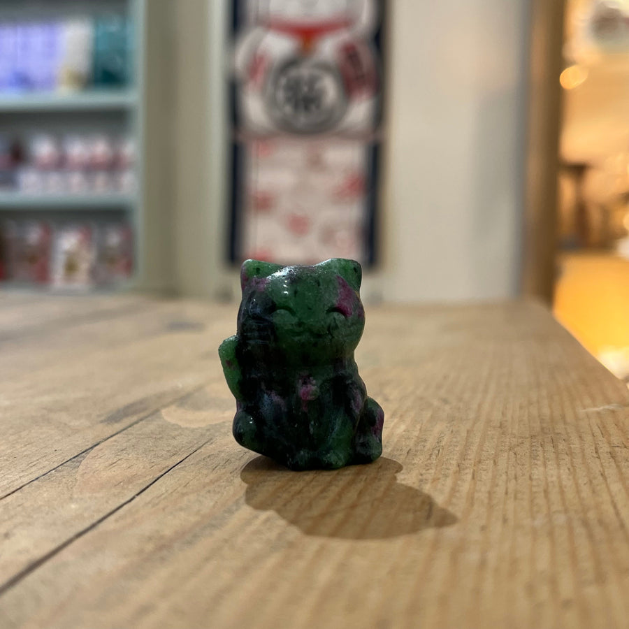 Ruby Zoicite Maneki Neko Gemstone Cat