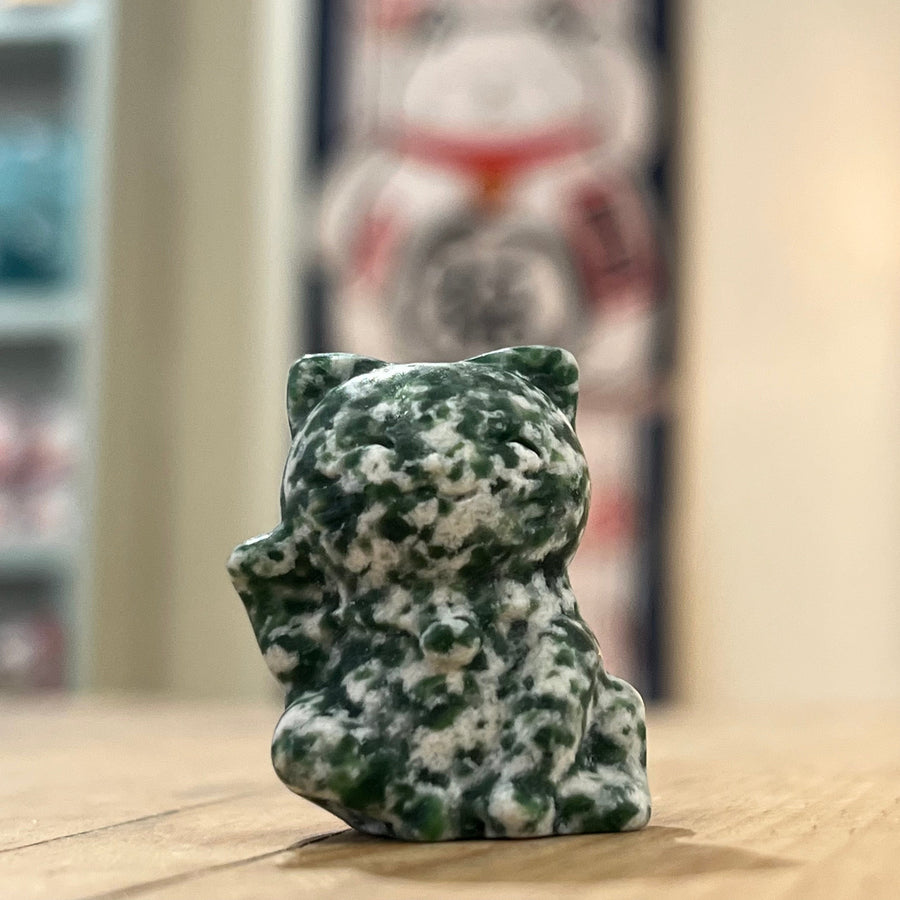 Quinhai Jade Maneki Neko Gemstone Cat
