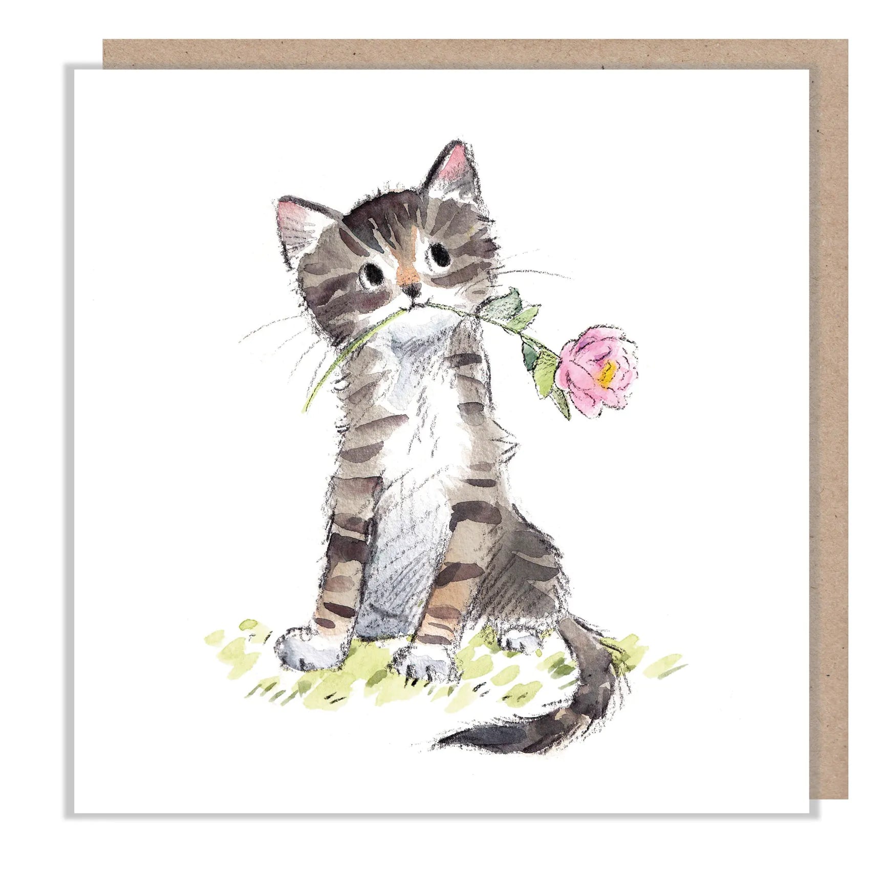 Gatito atigrado con tarjeta de flores